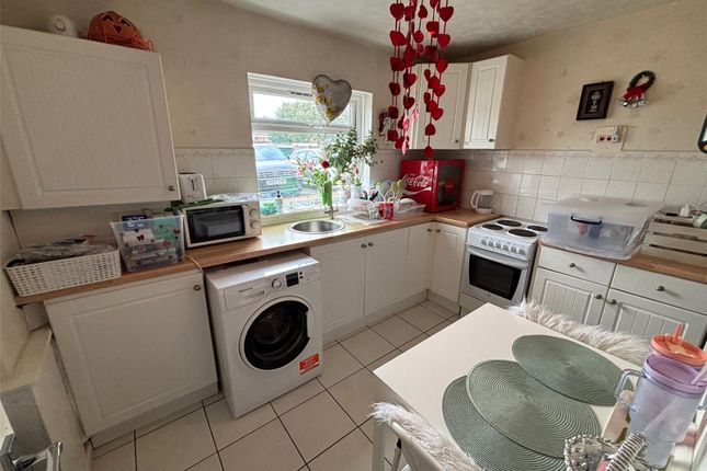 180, Burford, Telford photo 2