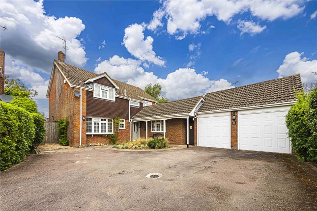 Detached house for sale in Wallace Drive, Eaton Bray, Central Bedfordshire