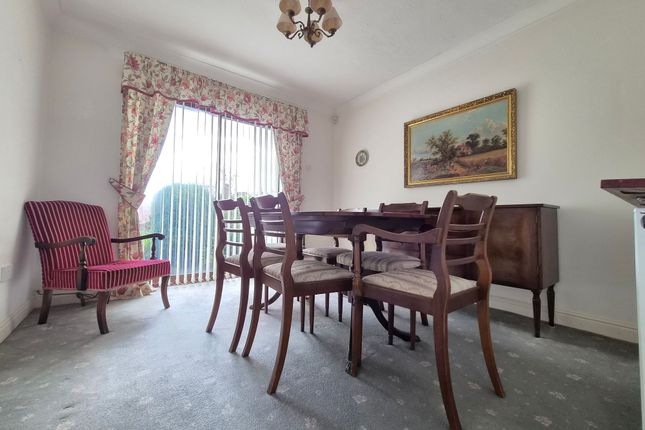 2a Meadow Dene, Scarborough photo 4