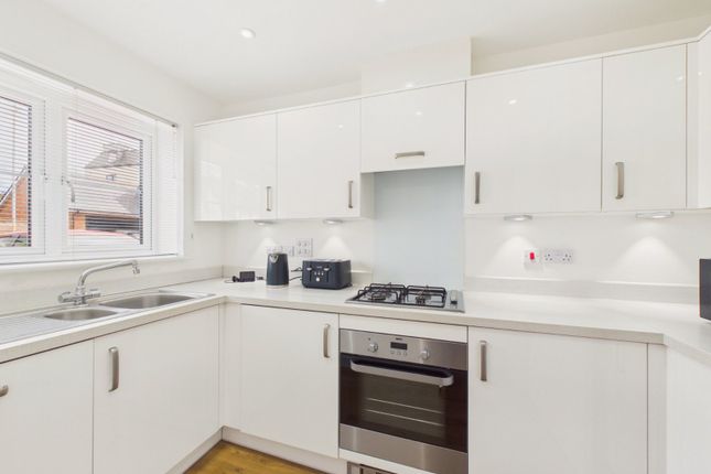 10, Foster Way, Kent photo 4