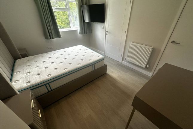 Room 6, Moorlands Farmhouse 1, Southampton photo 2