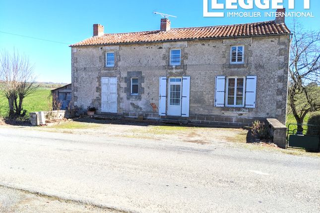 Villa for sale in Breuil-Barret, Vendée, Pays De La Loire