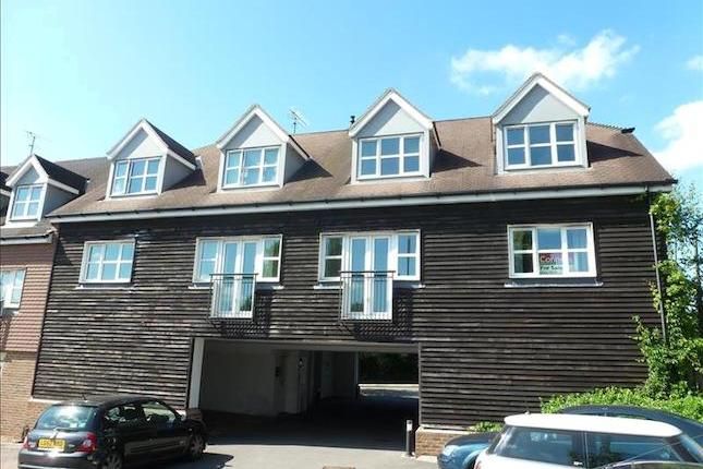 Thumbnail Flat to rent in Brookhill Road, Copthorne, Crawley