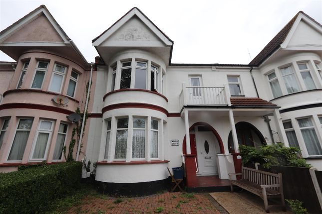 Thumbnail Flat to rent in Riviera Drive, Southend-On-Sea