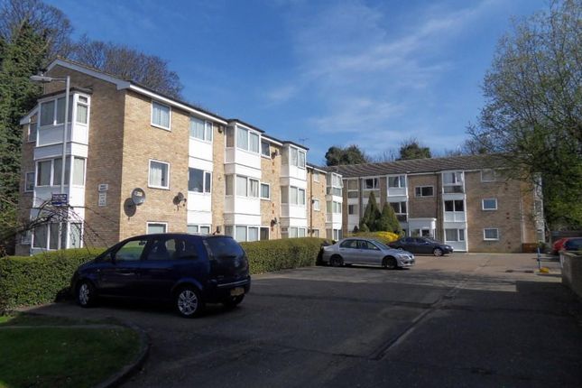 Purpose Built 2nd Floor Studio Flat Situated Of Vincent Road In Luton &amp; Within Walking Distance To Leagrave Station