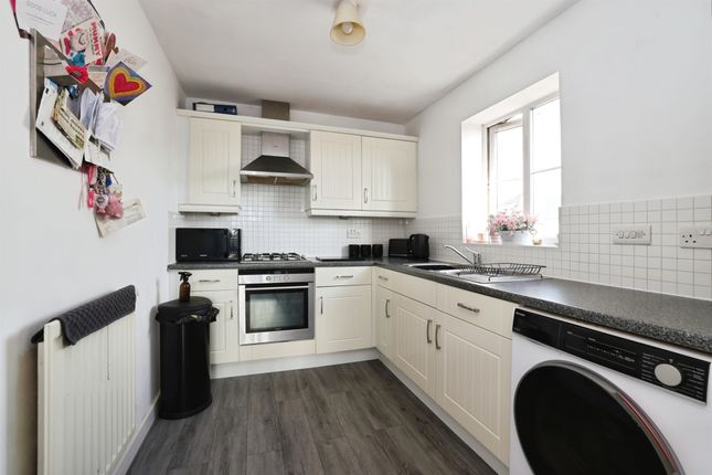 17, Minnow Close, Calne photo 4