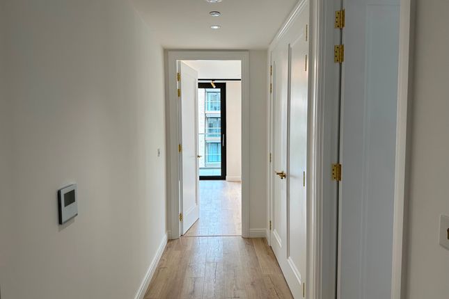 Flat to rent in Vermont House, Dingley Road, London