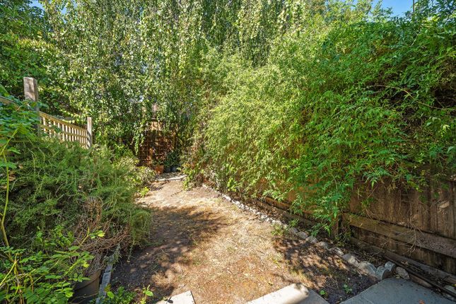 84, Dumbarton Road, London photo 3