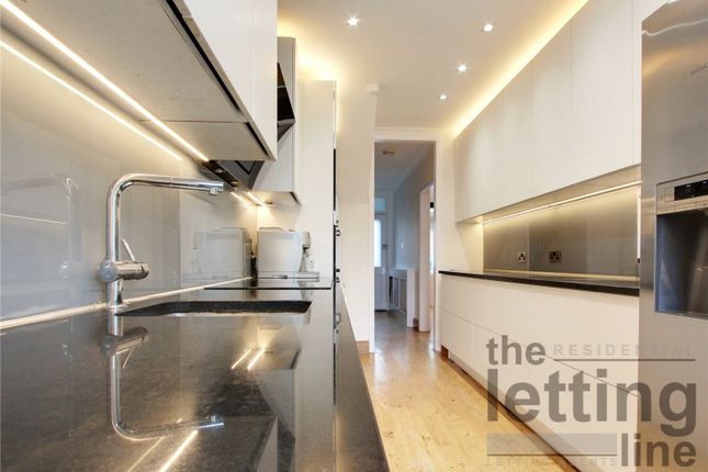 210, Lavender Hill, Middlesex photo 2