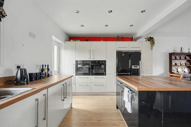 10, Wilmore Close, Nottingham photo 4