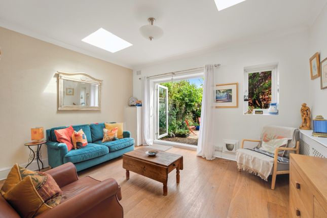 The Garden Flat, 106, Sydney Road, Raynes Park photo 3