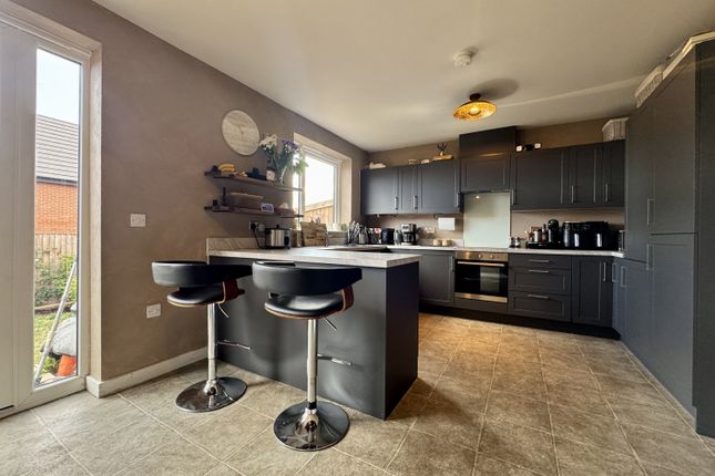2, Manor Park Avenue, Sheffield photo 2