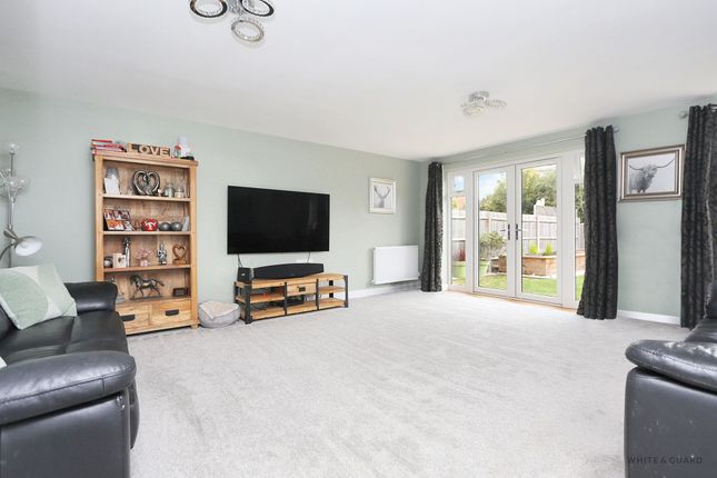 22 Hamble Rise, Southampton photo 3