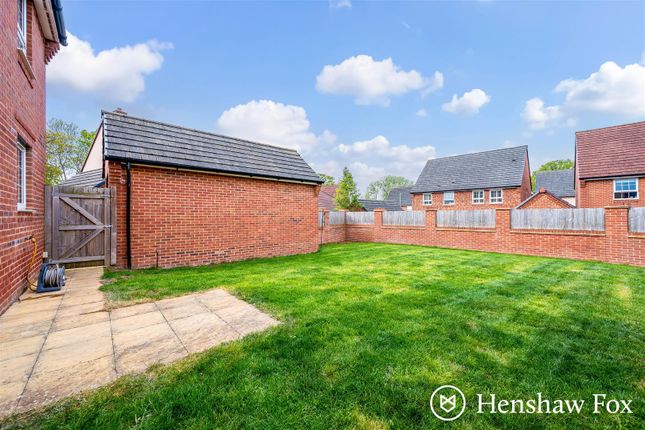 15, Scoreys Crescent, Romsey photo 2