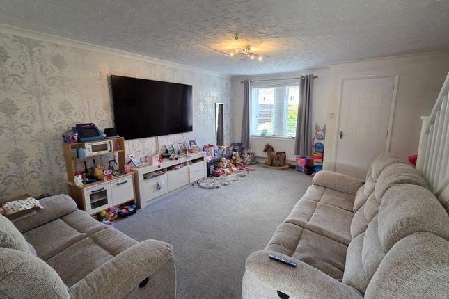 Compton Close, Taunton photo 2