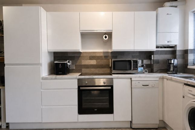 11, Ripplewood, Southampton photo 3