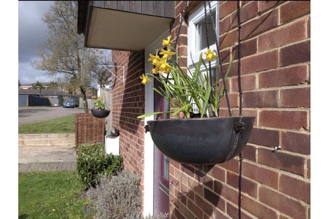 61, Woodcock Avenue, High Wycombe photo 4