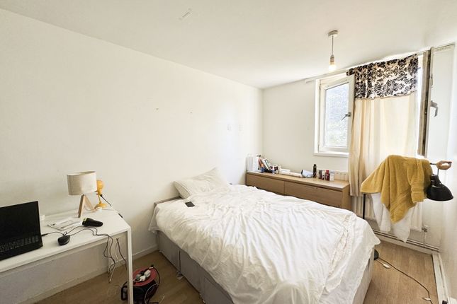 Flat 4 Jenkinson House, Usk Street, London photo 5