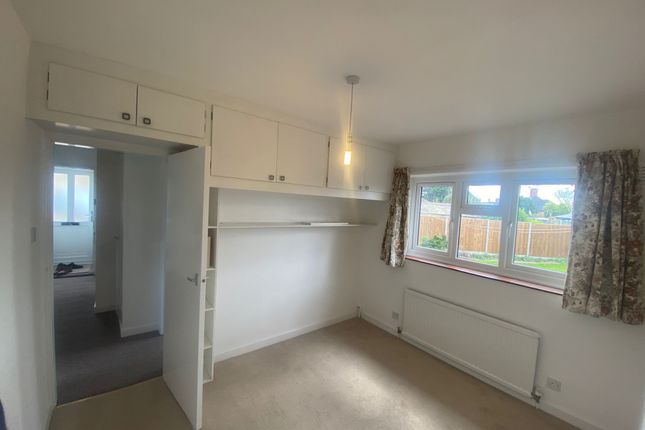 Bungalow to rent in Brabazon Road, Oadby, Leicester