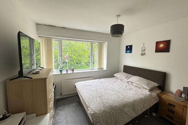 13, Brancepeth Court, Ellesmere Port photo 4