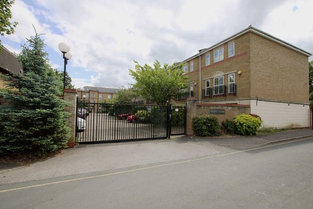 Thumbnail Flat to rent in Pulteney Close, Isleworth