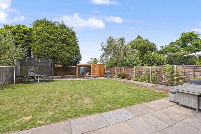38, Wick Avenue, Wheathampstead photo 4