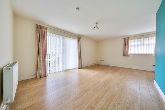 9, Coombe Rocke, Bristol photo 3