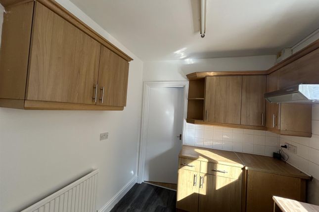 54, Ainslie Street, Grimsby photo 4