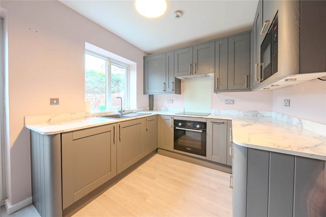 11, Weavers Croft, West Yorkshire photo 3