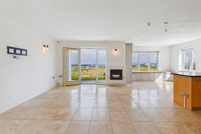 9 The Vista, Pentire Road, Newquay photo 3