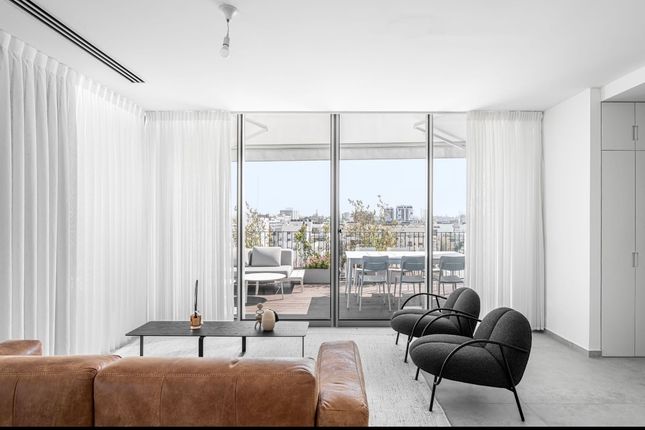Apartment for sale in Nahalat Binyamin St 32, Tel Aviv-Yafo, Israel