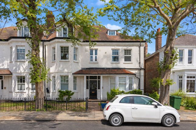 2-bed flat on Flat 2, 53, Popes Grove, Twickenham, £600,000