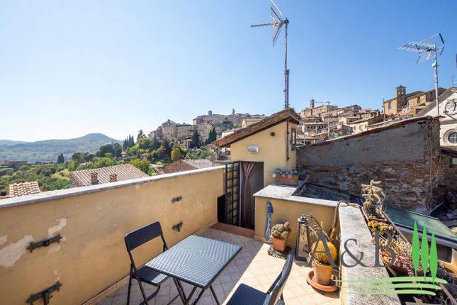 Thumbnail Apartment for sale in Montepulciano, Montepulciano, Toscana