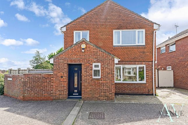 Detached house for sale in Henniker Gate, Chelmsford, Essex