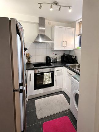 7, Frederik Court, Worcester photo 4