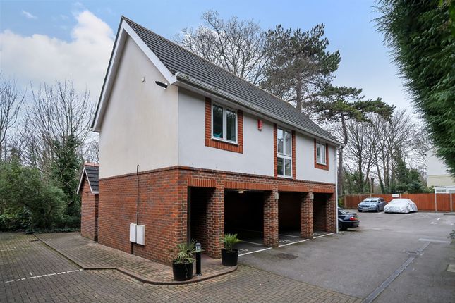 Thumbnail Flat for sale in Park Road, Winchester