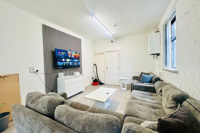 145 Harlaxton Drive, Nottingham photo 2