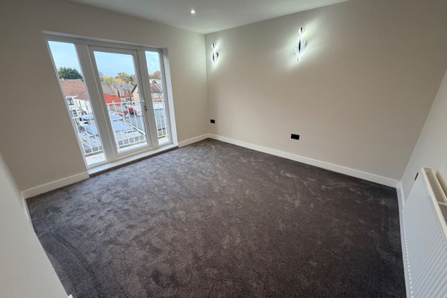 Brook Street, Luton photo 4