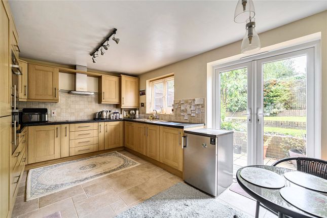 4, Willow Way, Somerset photo 2