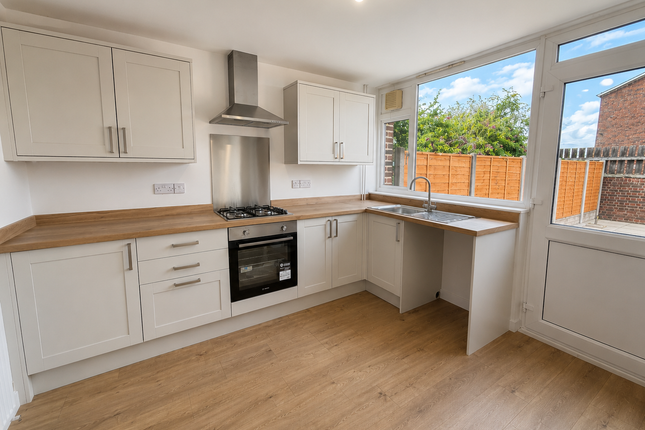 55a, Fort Cumberland Road, Southsea photo 3