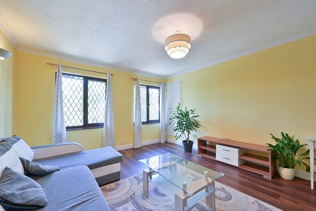 Ebury Road, Watford photo 3