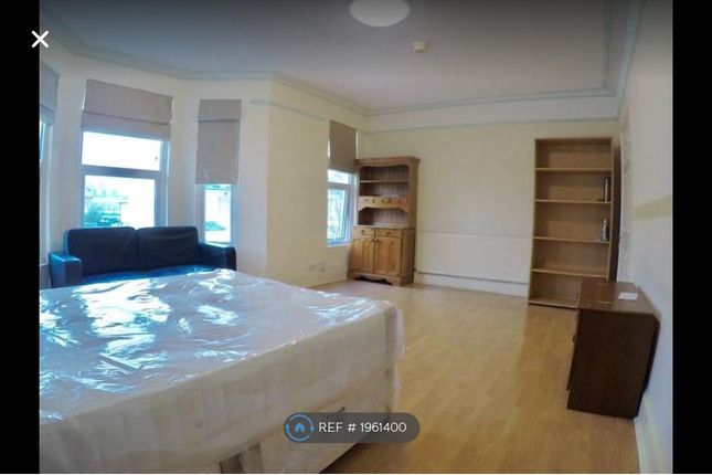 Thumbnail Room to rent in Birkbeck Avenue, London
