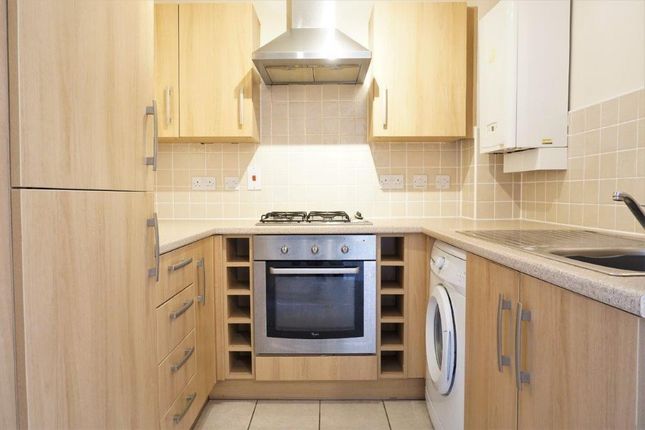 Flat 11, Reddings House, Nythe photo 4