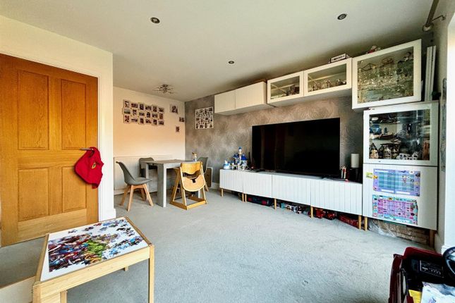 31, Green Lane, Leeds photo 4