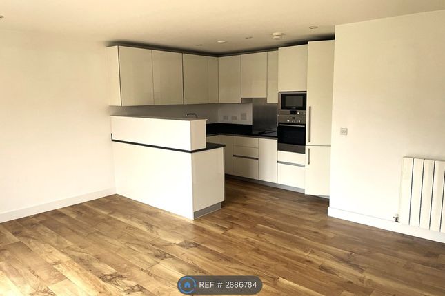 Dowding Drive, London photo 2