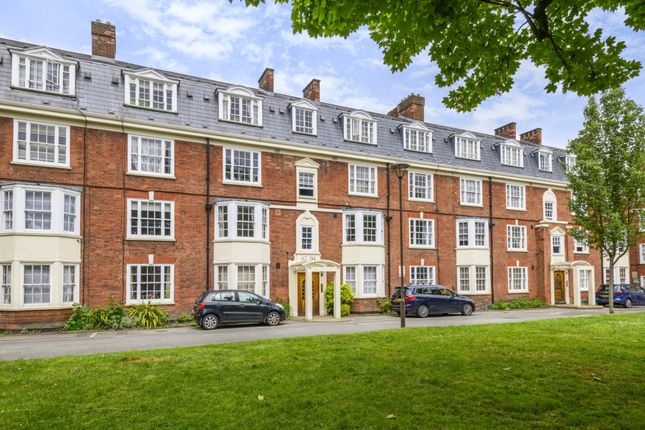 92 Tyndale Mansions,, Upper Street, London photo 4