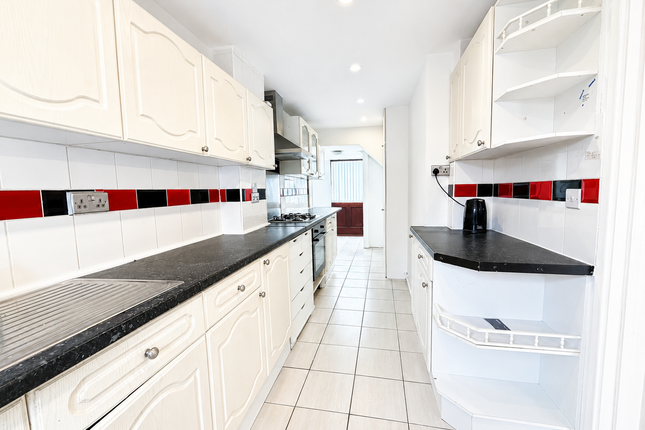 60, Codenham Green, Basildon photo 3