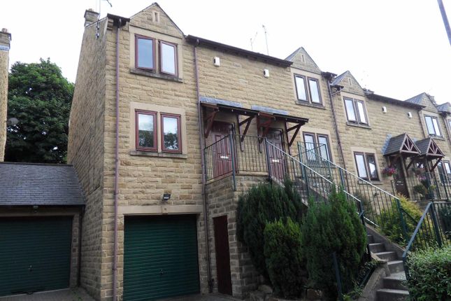 Thumbnail Town house for sale in Chiltern Court, Rodley, Leeds