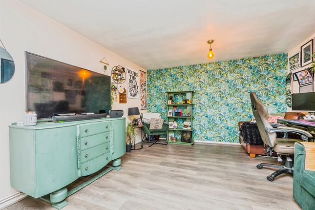 18, Wern Goch West, Cardiff photo 4