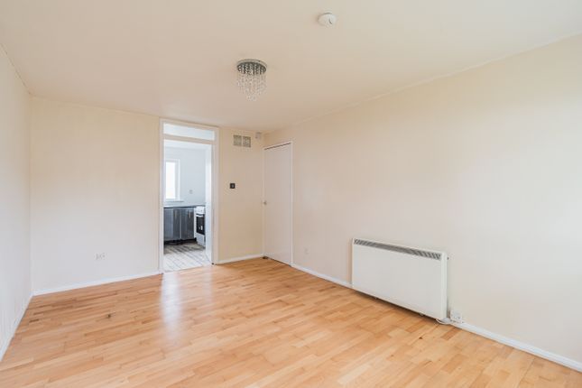 9/3, Saughton Mains Terrace, Edinburgh photo 4